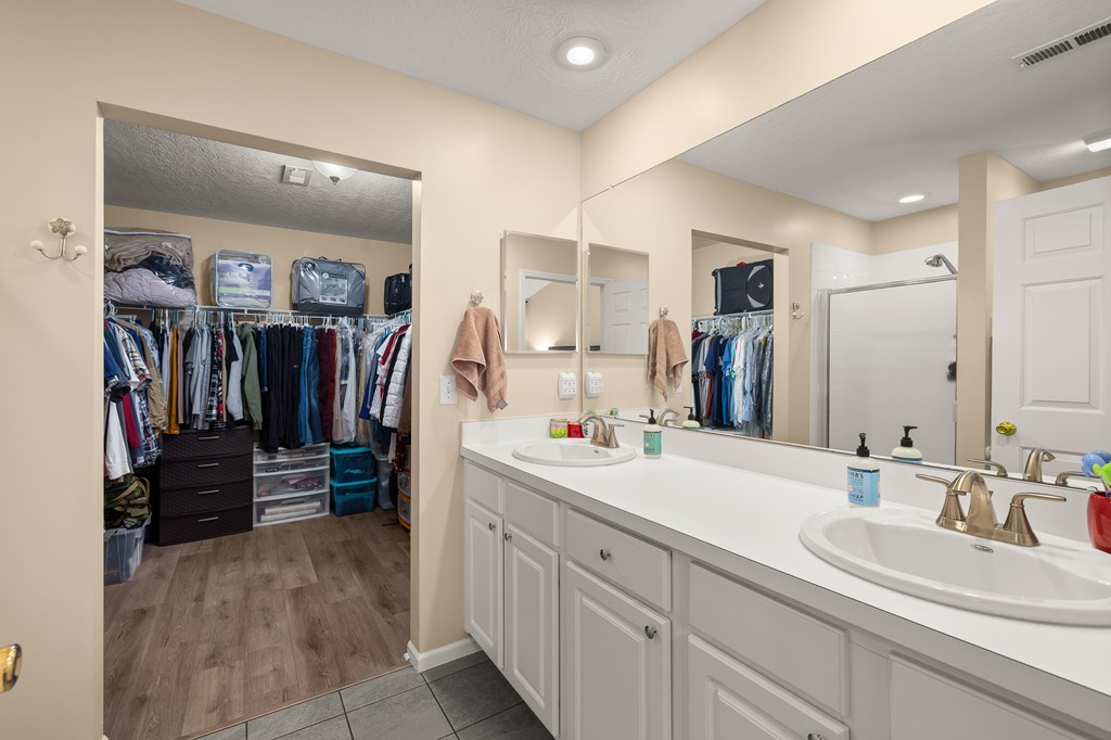 1380 Grey Oaks Dr. Property Photo 15