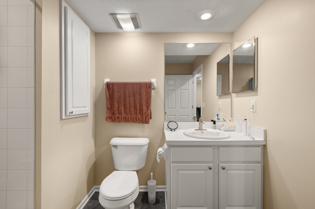 1380 Grey Oaks Dr. Property Photo 24
