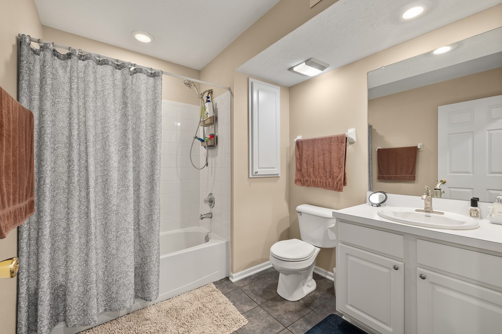 1380 Grey Oaks Dr. Property Photo 25