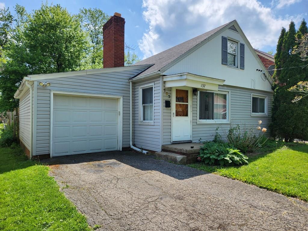 137 Wolfe Ave Property Photo 1