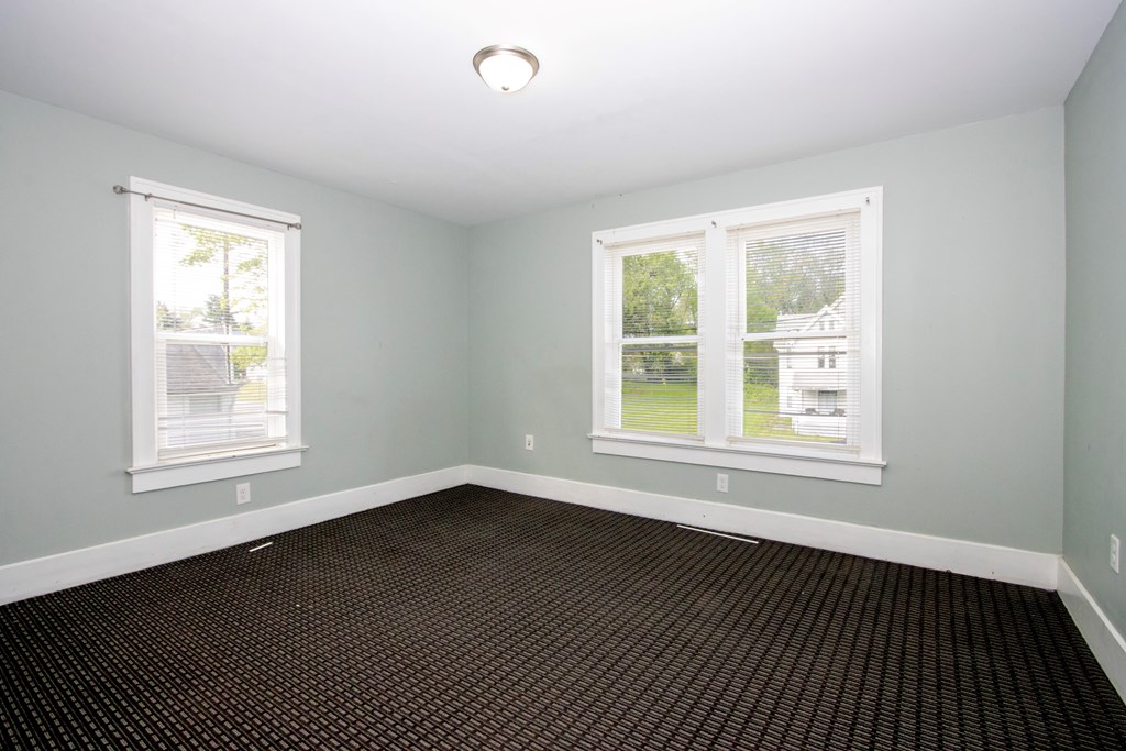 377 Main Street Property Photo 8