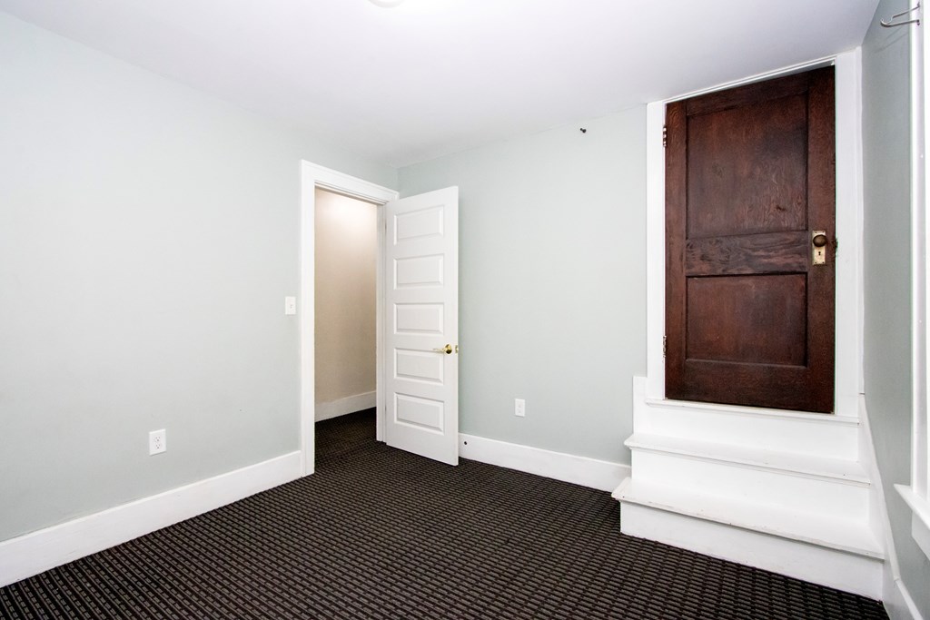 377 Main Street Property Photo 9