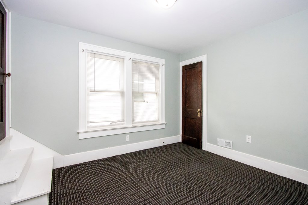 377 Main Street Property Photo 10