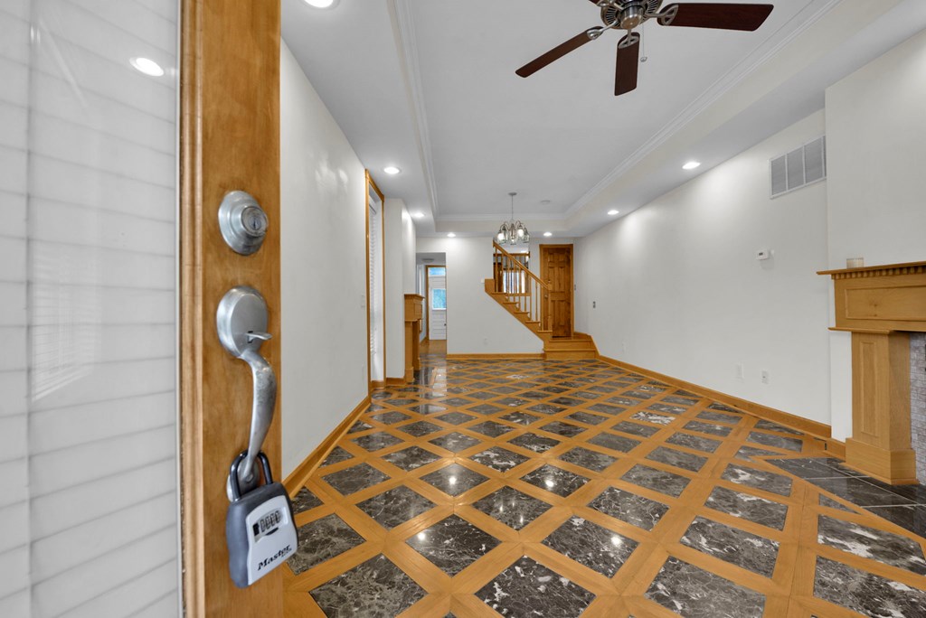 29 Second Ave Property Photo 3