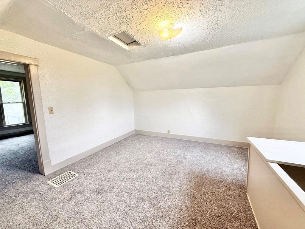 5 S Monroe Street Property Photo 12