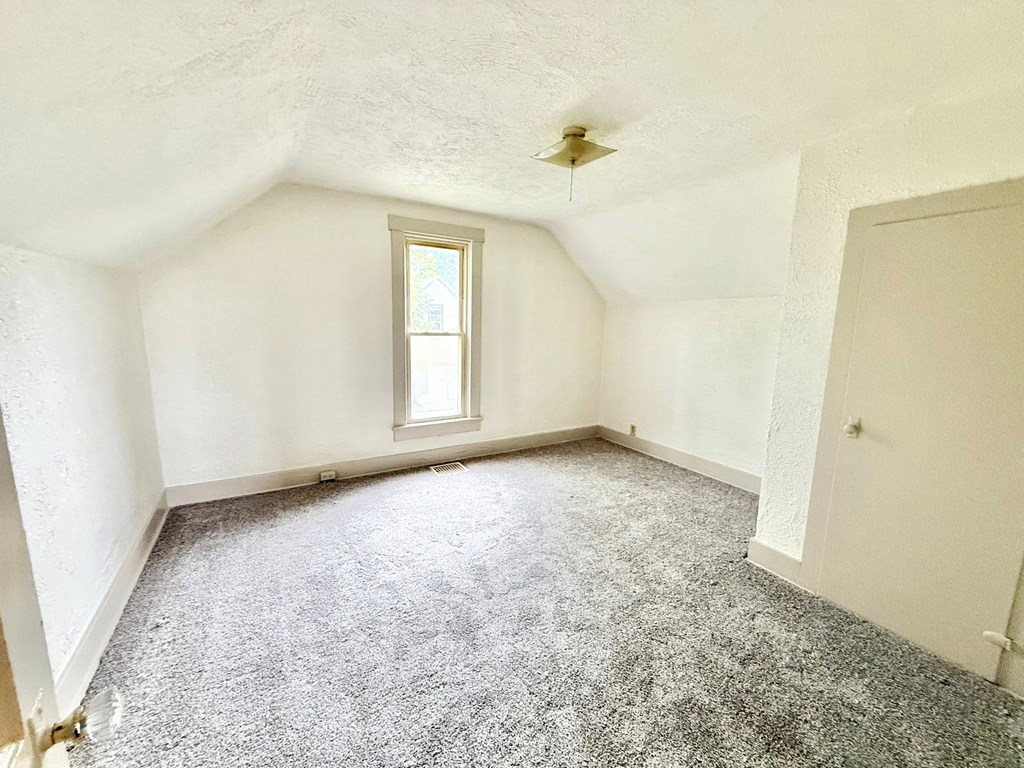 5 S Monroe Street Property Photo 14