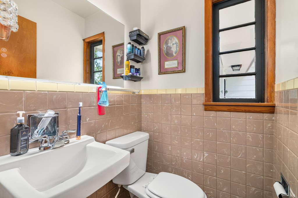 167 Westgate Property Photo 16