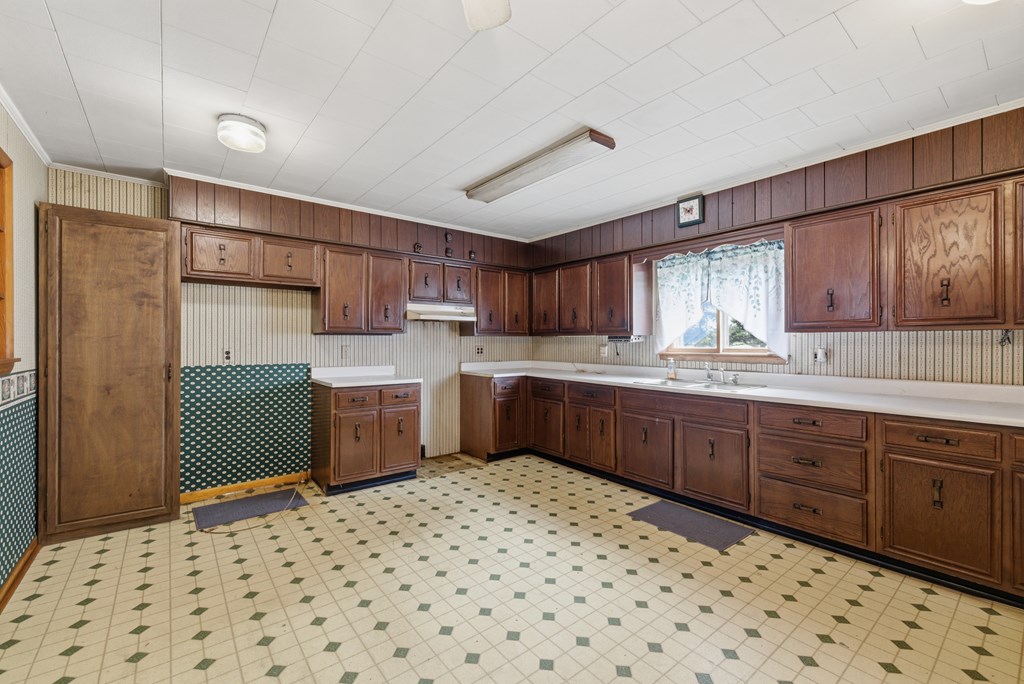 4888 Lower Leesville Rd Property Photo 12