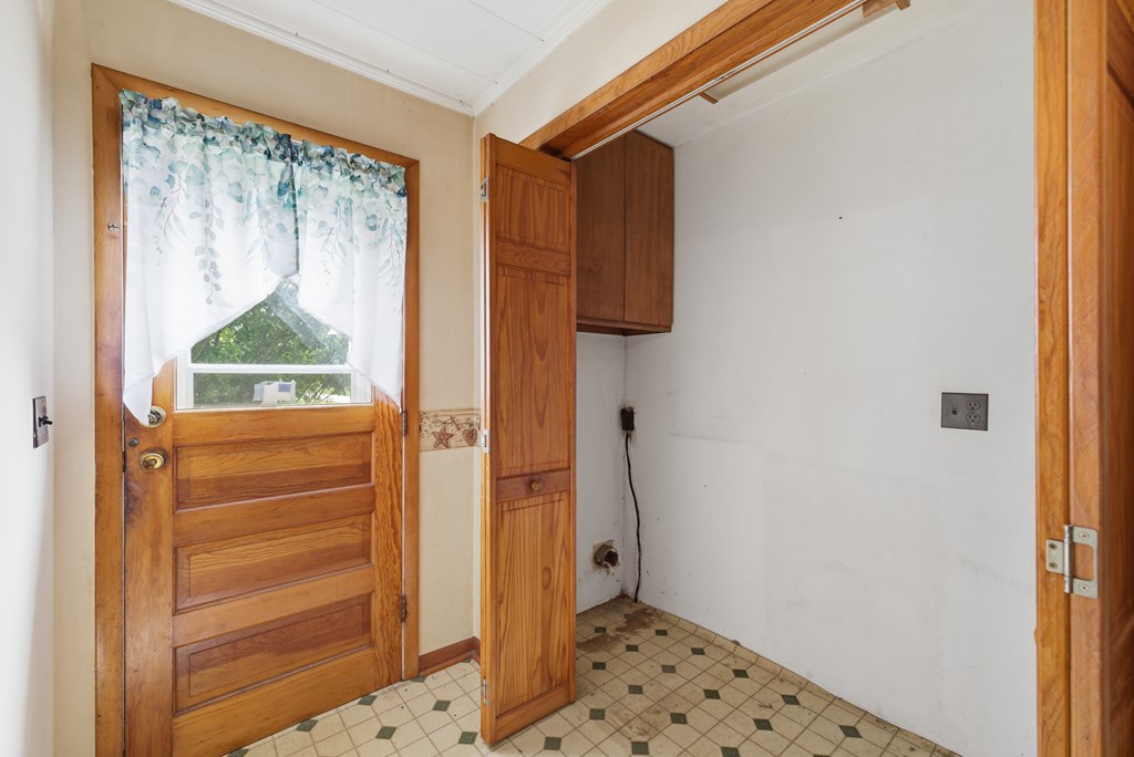 4888 Lower Leesville Rd Property Photo 14