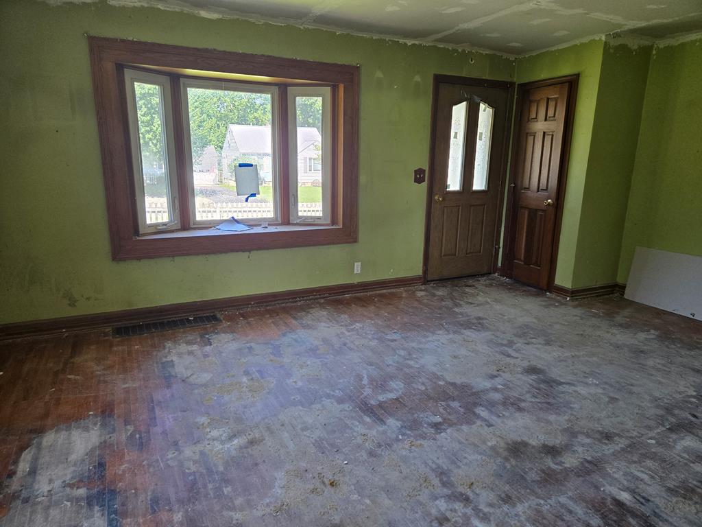 490 Dyas Drive Property Photo 2