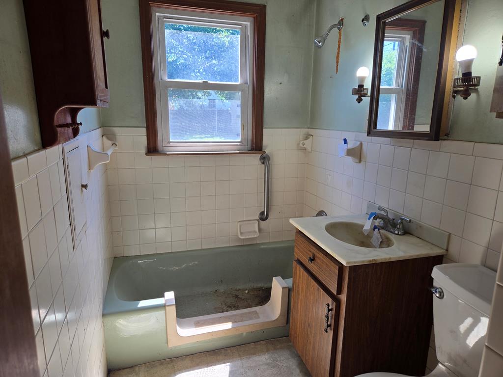 490 Dyas Drive Property Photo 5