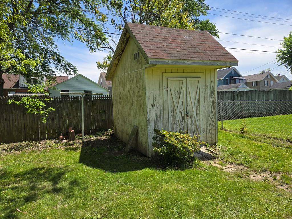 490 Dyas Drive Property Photo 9