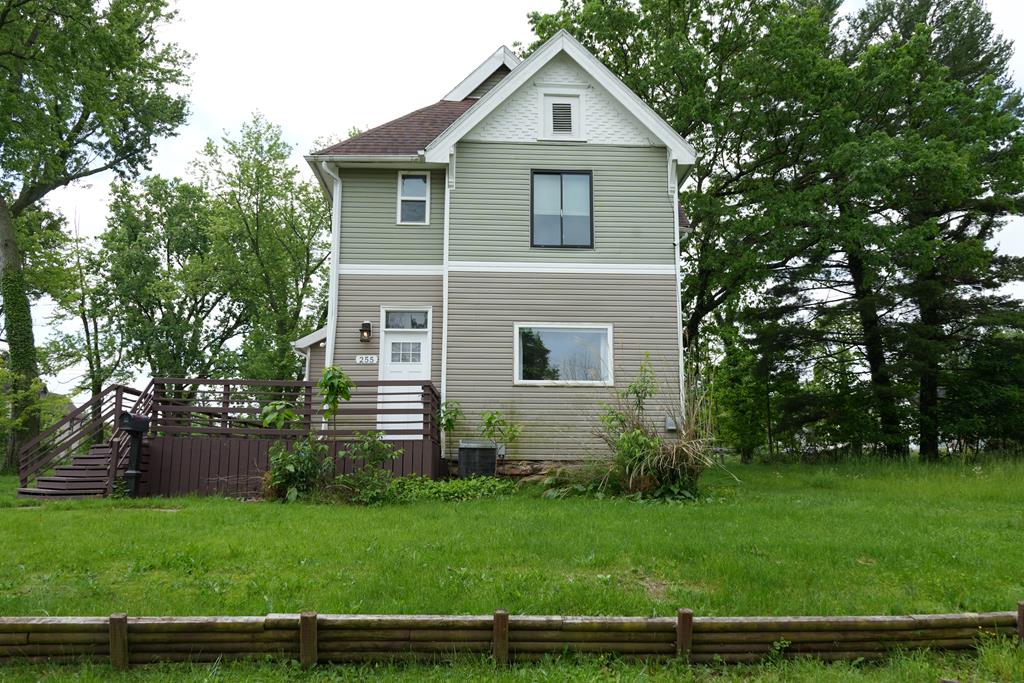 255 Fifth St Property Photo 1