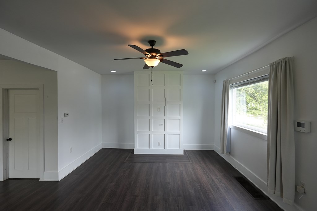 255 Fifth St Property Photo 3