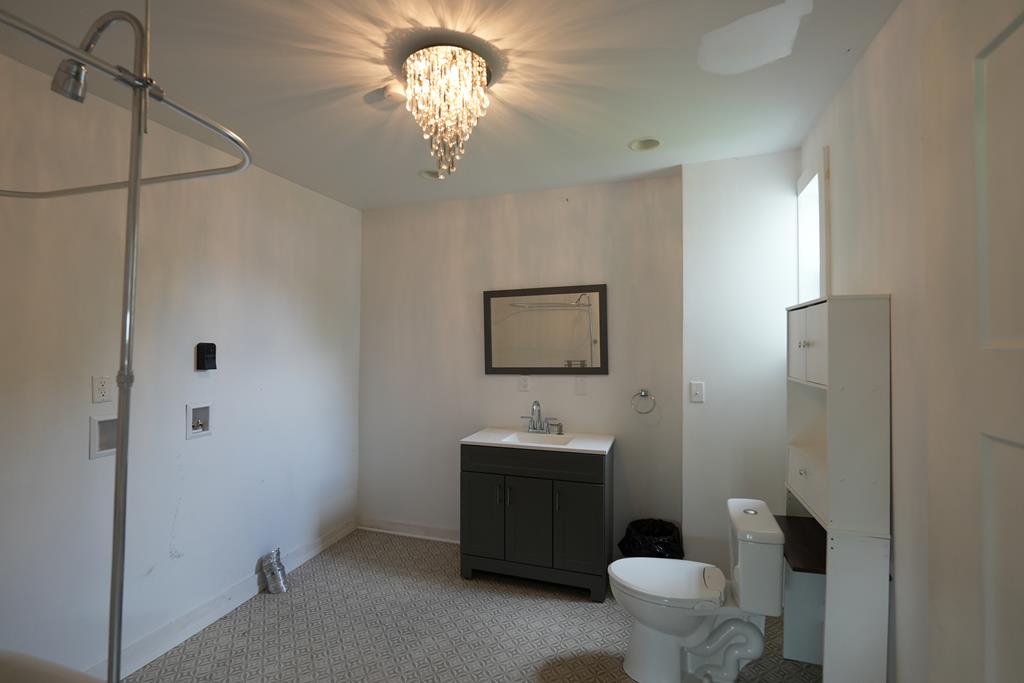 255 Fifth St Property Photo 4