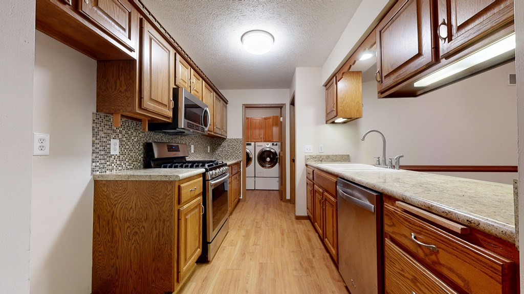 1663 Rippling Brook Dr Property Photo 5