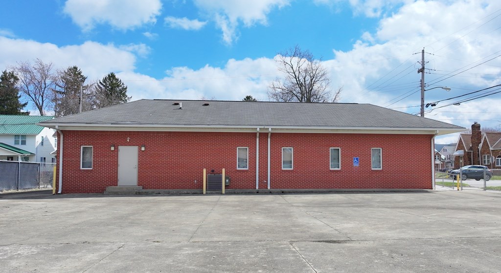 458 Glessner Ave Property Photo 4
