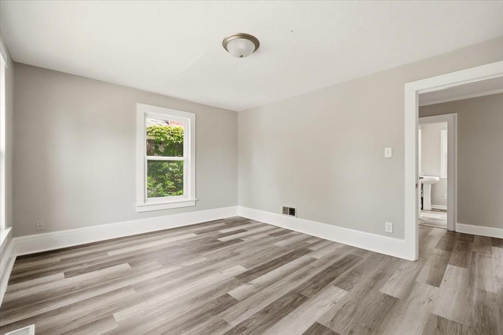 81 Bartley Property Photo 28