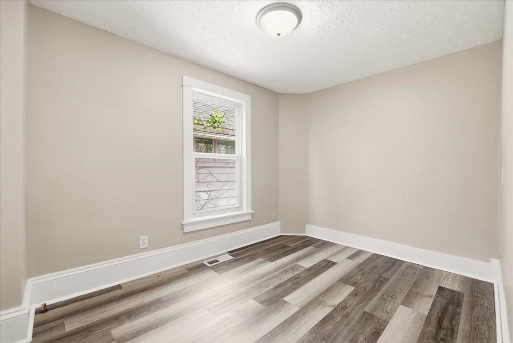 81 Bartley Property Photo 31