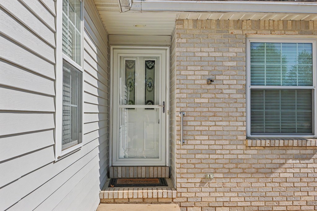 910 Greenfield Dr Property Photo 2