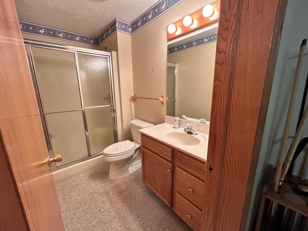 910 Greenfield Dr Property Photo 18