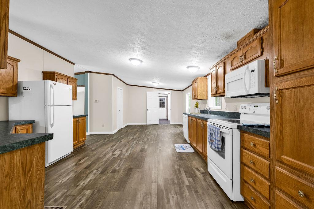 7326 State Route 19 U5 L98-100 Property Photo 15