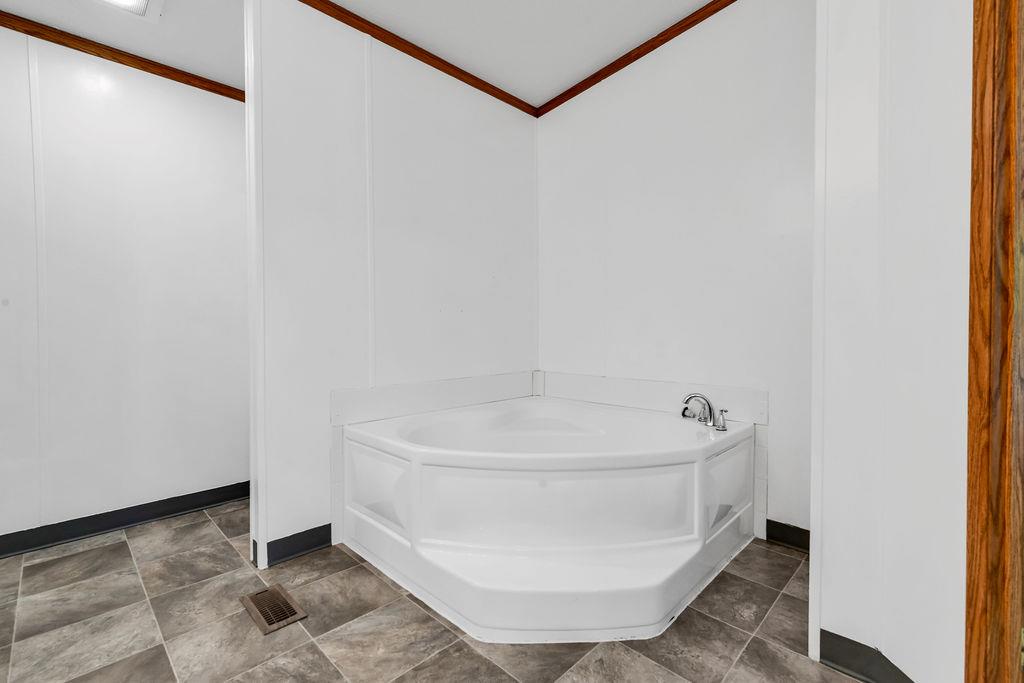 7326 State Route 19 U5 L98-100 Property Photo 25