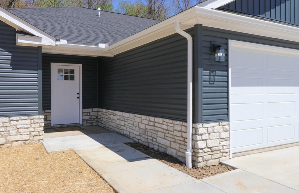 1596 Walker Woods Blvd Property Photo 3