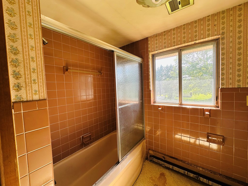 1257 Walnut Property Photo 6