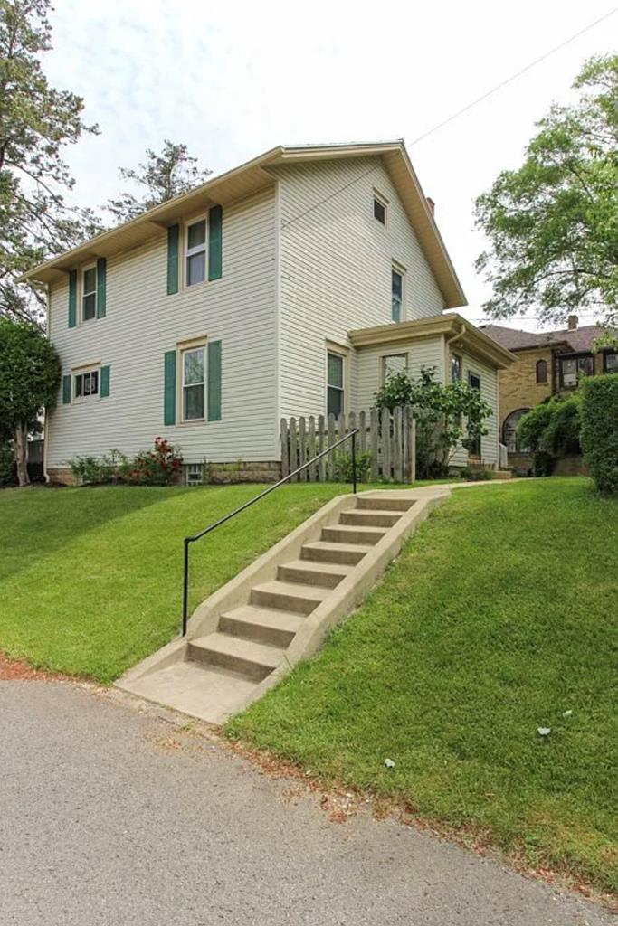 547 Maple Property Photo 3