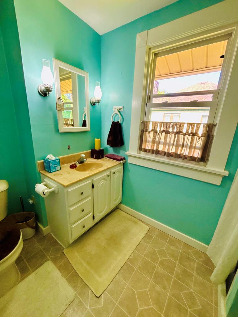 547 Maple Property Photo 22