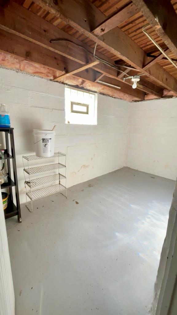 547 Maple Property Photo 28