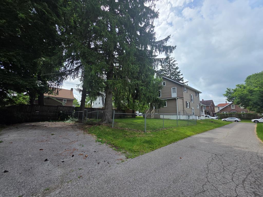 544 Arlington Ave. Property Photo 22