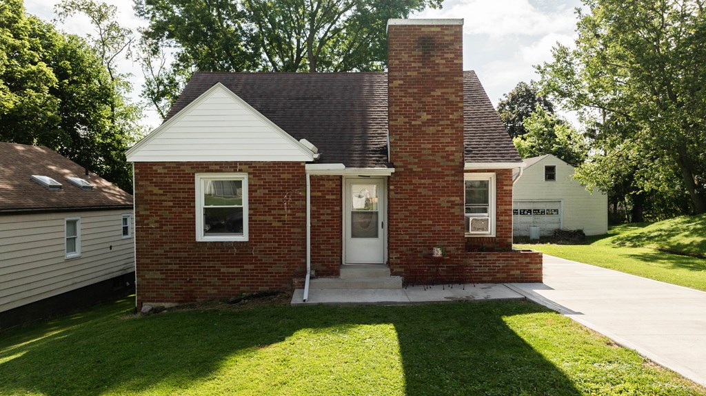 399 Agate Ave Property Photo 2