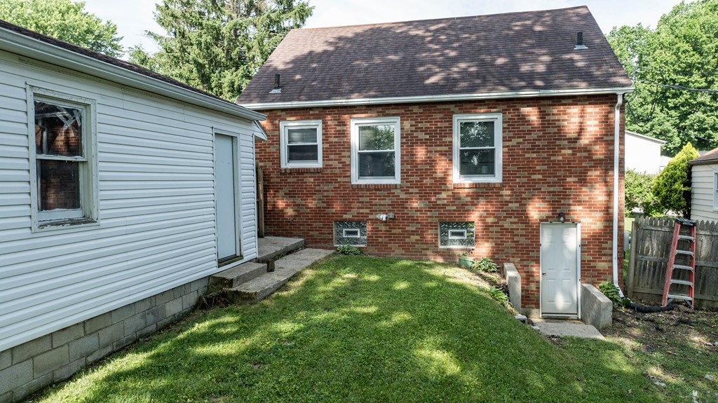 399 Agate Ave Property Photo 6