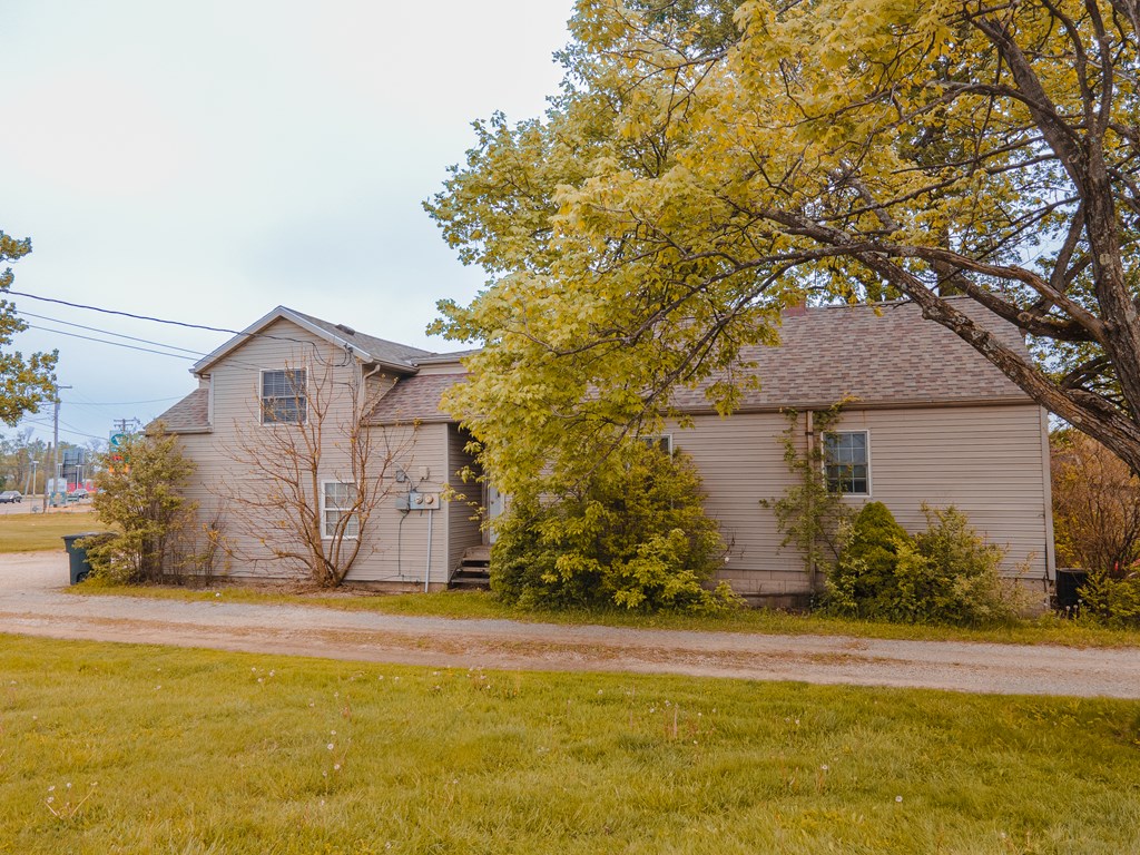 1298 Ashland Road Property Photo 3