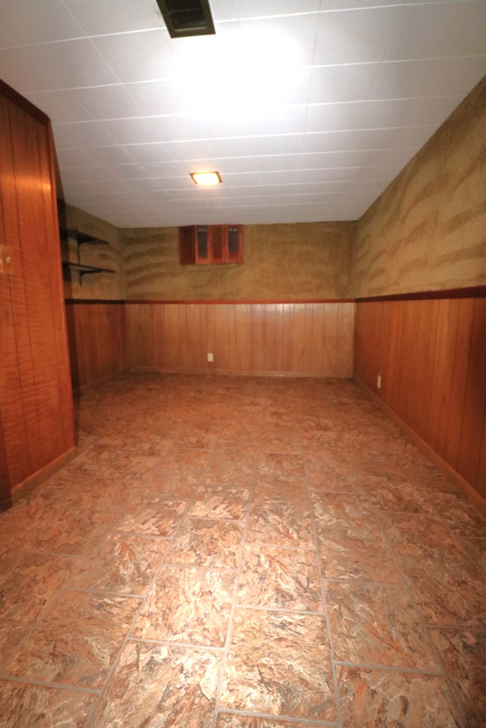 2113 New State Rd Property Photo 12