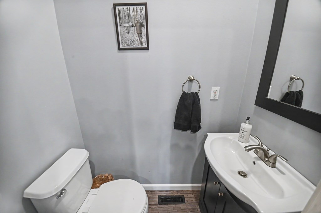 9400 Pleasant Valley Property Photo 34