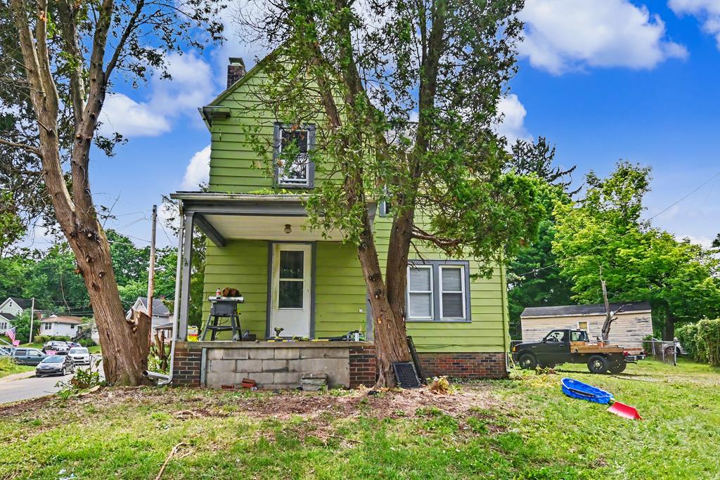221 Penn Avenue Property Photo 1