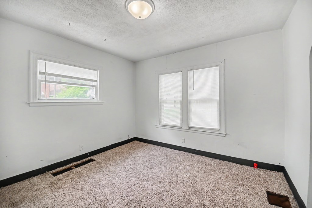 221 Penn Avenue Property Photo 6