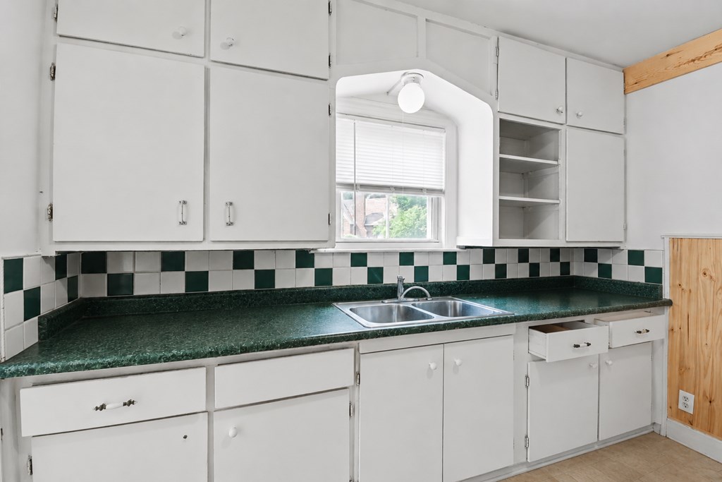 221 Penn Avenue Property Photo 8