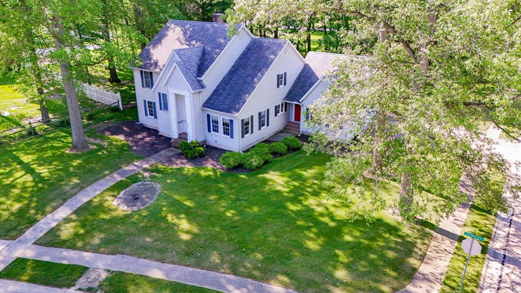 701 Kennedy Drive Property Photo 3