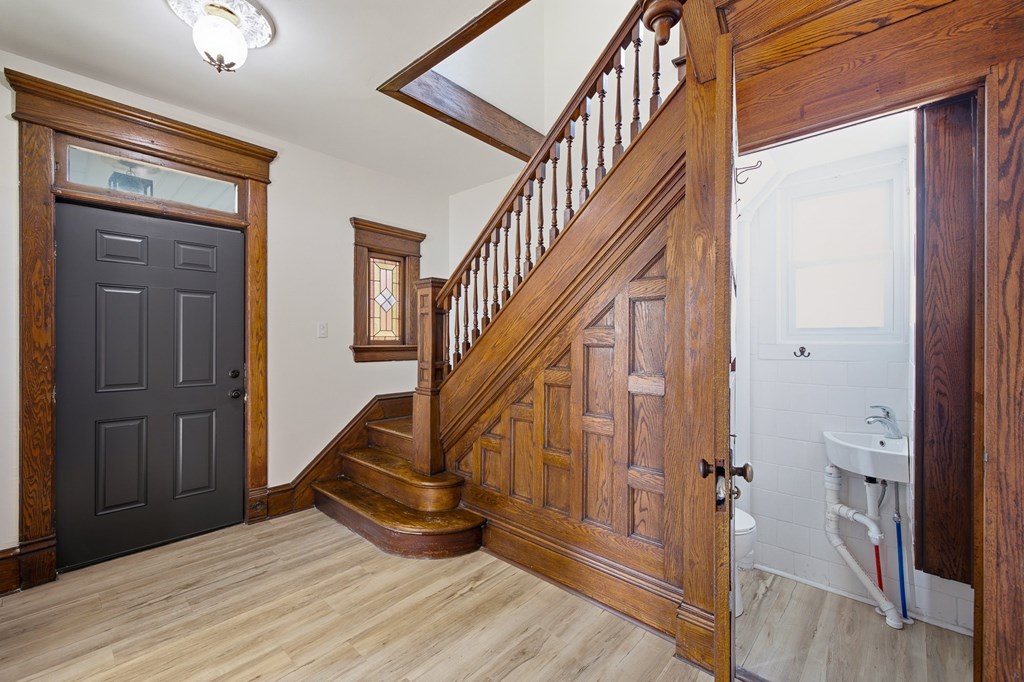 174 Marion Ave Property Photo 2