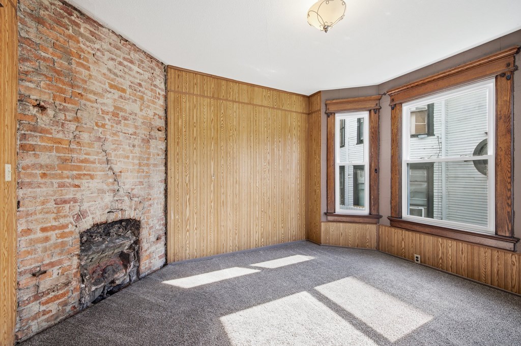 174 Marion Ave Property Photo 7