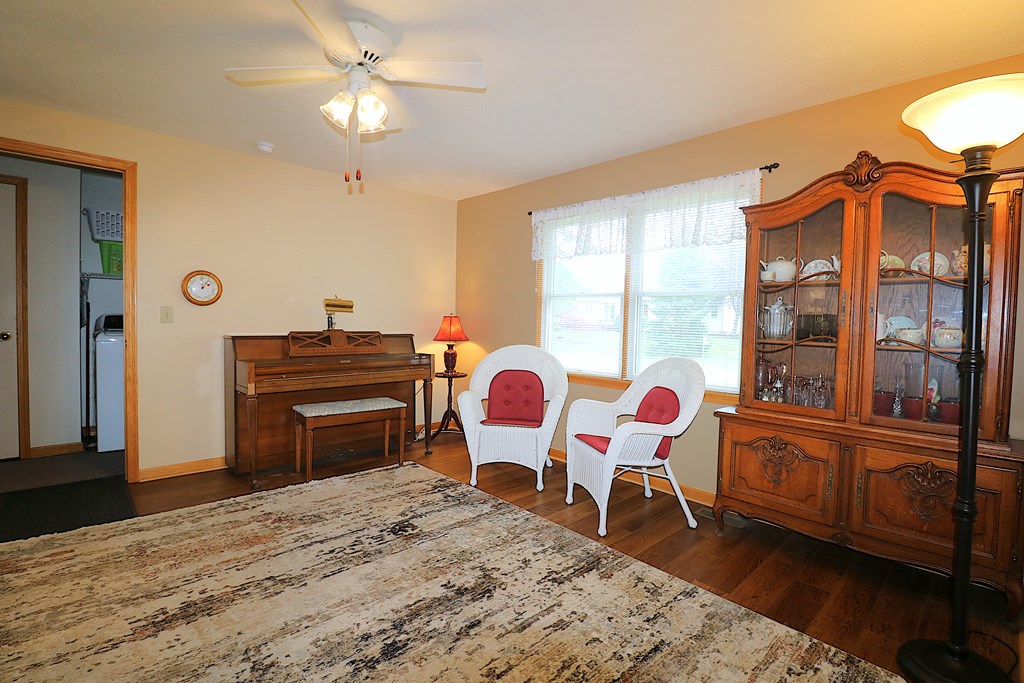 49 Executive Drive Property Photo 8