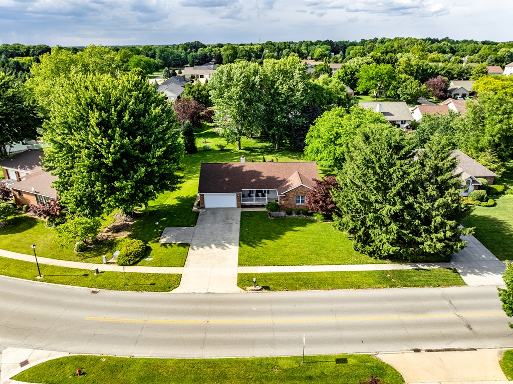 49 Executive Drive Property Photo 32