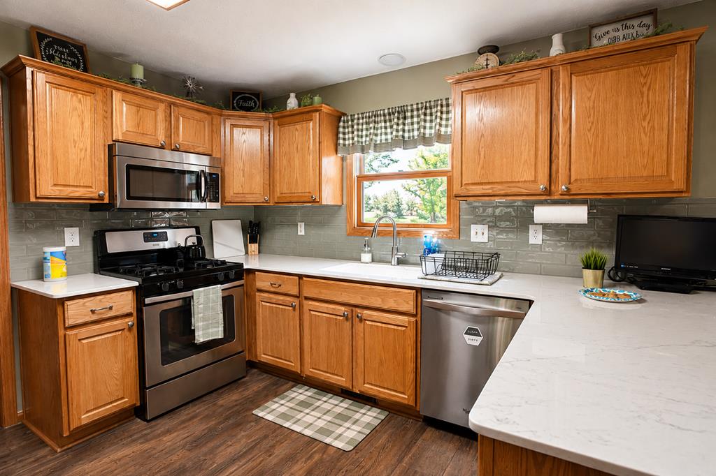 918 Armstrong Street Property Photo 14