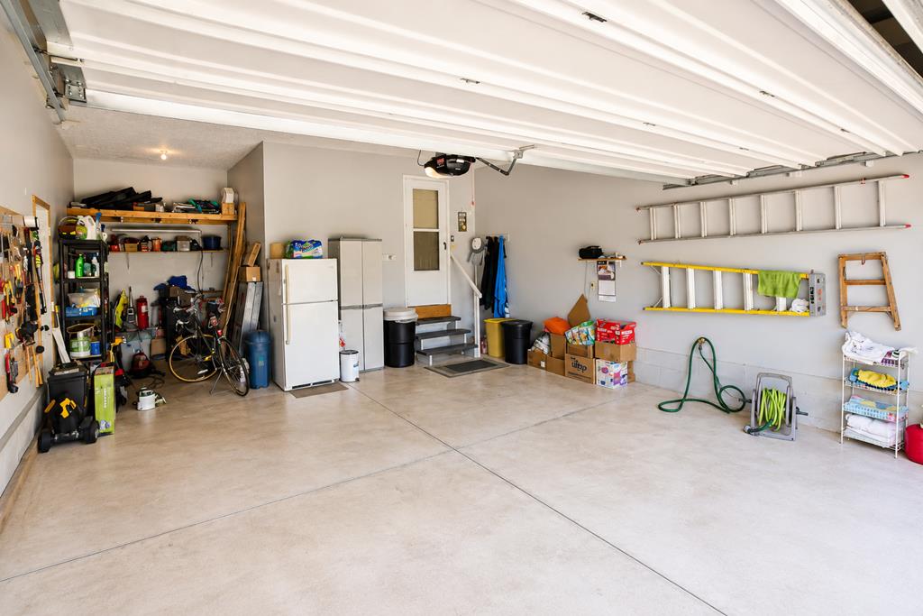 918 Armstrong Street Property Photo 33