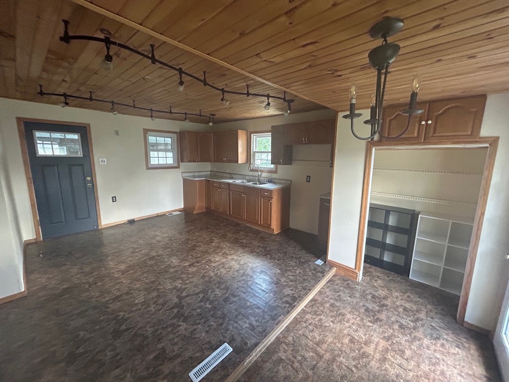 144 Second Avenue Property Photo 10