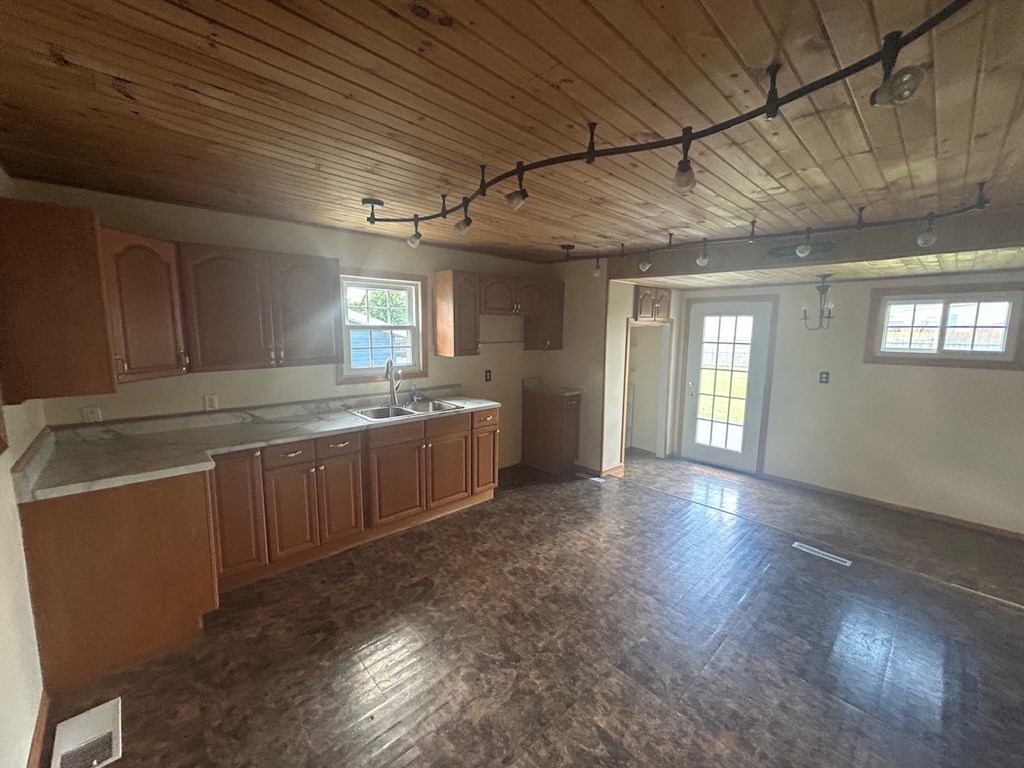 144 Second Avenue Property Photo 11
